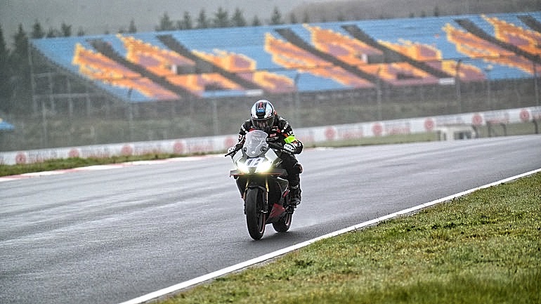 Οδηγούμε στην Κωνσταντινούπολη την CFMOTO 450SR